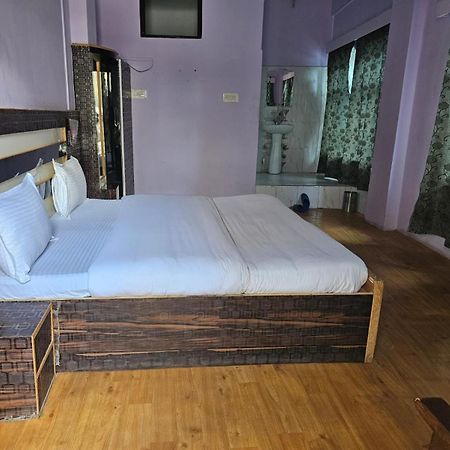 Hotel Afzal And Restaurant Kargil Bagian luar foto