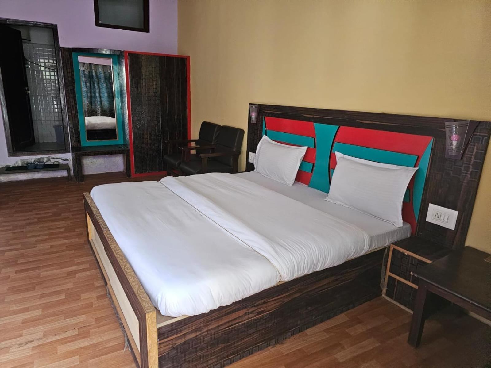 Hotel Afzal And Restaurant Kargil Bagian luar foto